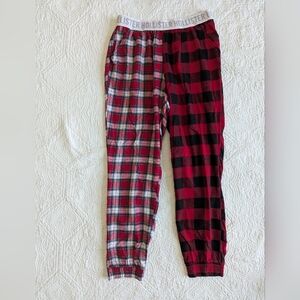 Hollister Women's Red and Black Plaid Pajama Pants